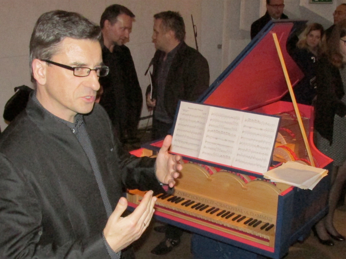 Viola Organista made by Sławomir Zubrzycki